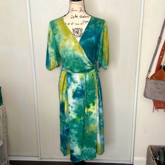 NWT! Velvet Torch Tie-Dye Puff Sleeve Wrap Dress Size Large - Picture 8 of 9